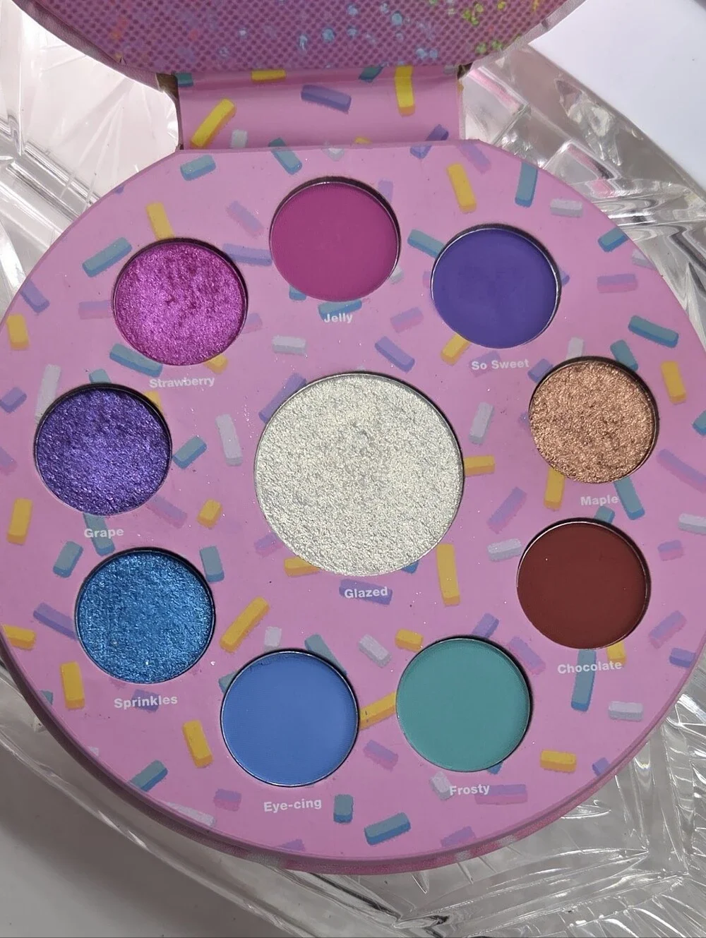 GLAMLITE GLAM DONUT EYESHADOW PALETTE WITH ORIGINAL BOX